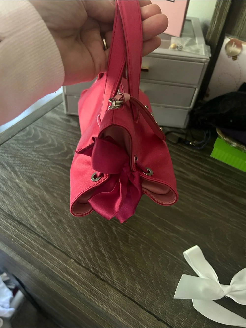 Tods bright pink